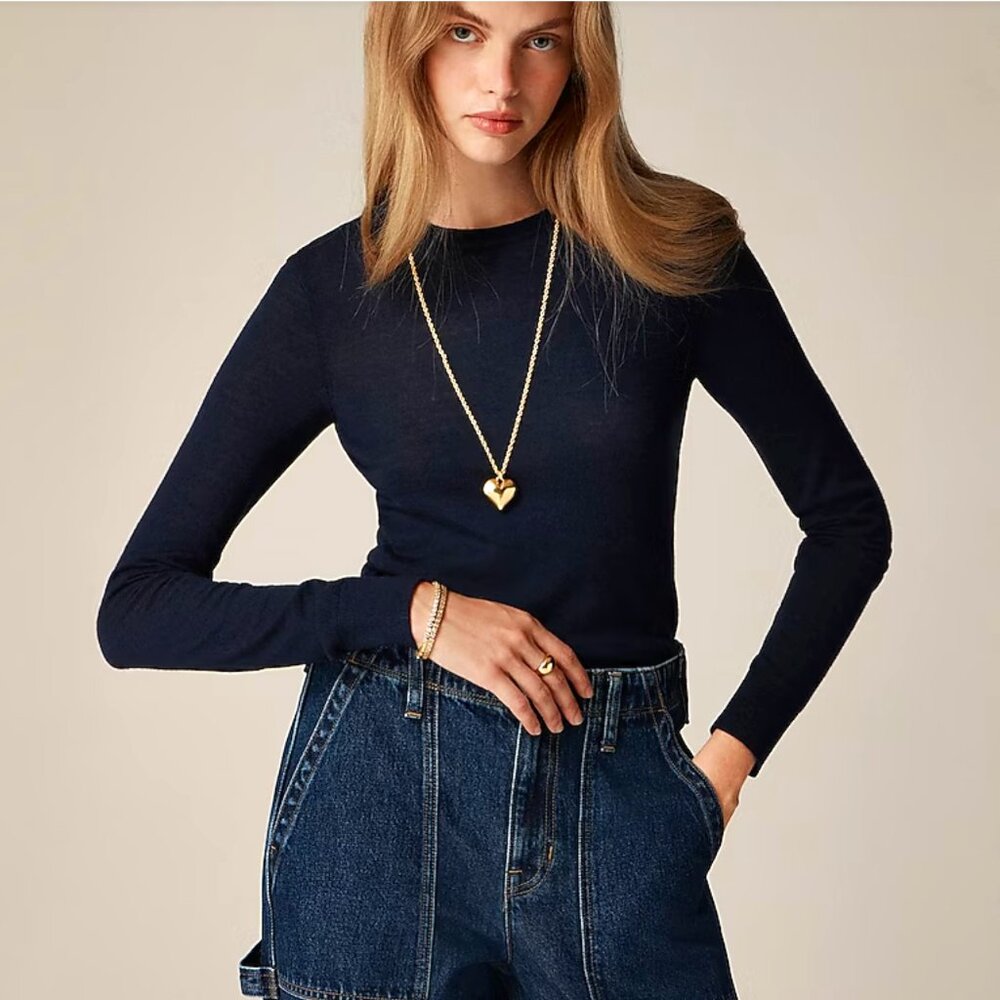 NEW NWT J. Crew Carolyn fitted crewneck sweater in merino wool Color: Navy